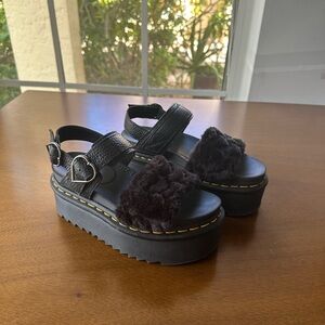 DR. MARTENS VOSS FLUFFY FAUX FUR PLATFORM SANDALS SIZE 5